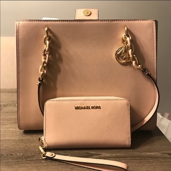 Michael Kors Sofia Large Saffiano Leather Tote - Picture 5 of 6